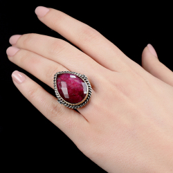 Gumusbox - DAMLA KESİM KÖK YAKUT 925 AYAR GÜMÜŞ YÜZÜK