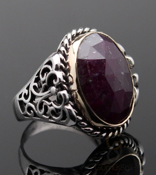 Gumusbox - Kök Yakut Taşlı Sarı Çerçeveli Yüzük