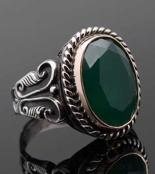 Gumusbox - Kök Zümrüt Taşlı Tasarım Yüzük 