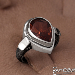 Gumusbox - Özel Tasarım Damla Modeli Renk Değiştiren 'Zultanit' Taşlı Gümüş Yüzük