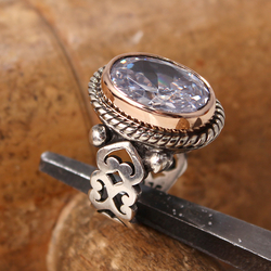 Gumusbox - Özel Tasarım Zirkon Taşlı Bayan Gümüş Yüzük