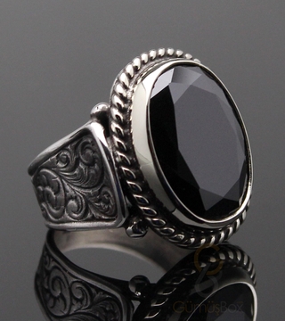 Gumusbox - Siyah Zirkon Taşlı Oksitli Model Yüzük