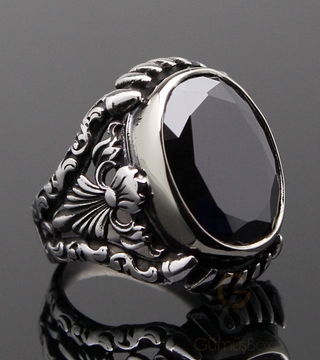 Gumusbox - Siyah Zirkon Taşlı Tasarım Gümüş Yüzük